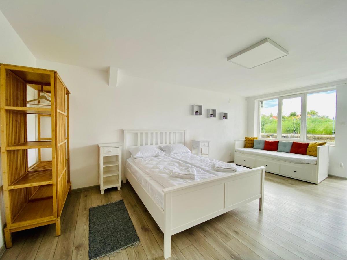 Pixel Guesthouse Тиргу-Секуєск Екстер'єр фото