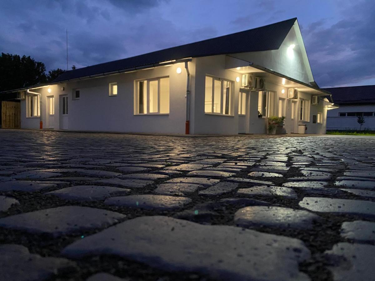 Pixel Guesthouse Тиргу-Секуєск Екстер'єр фото