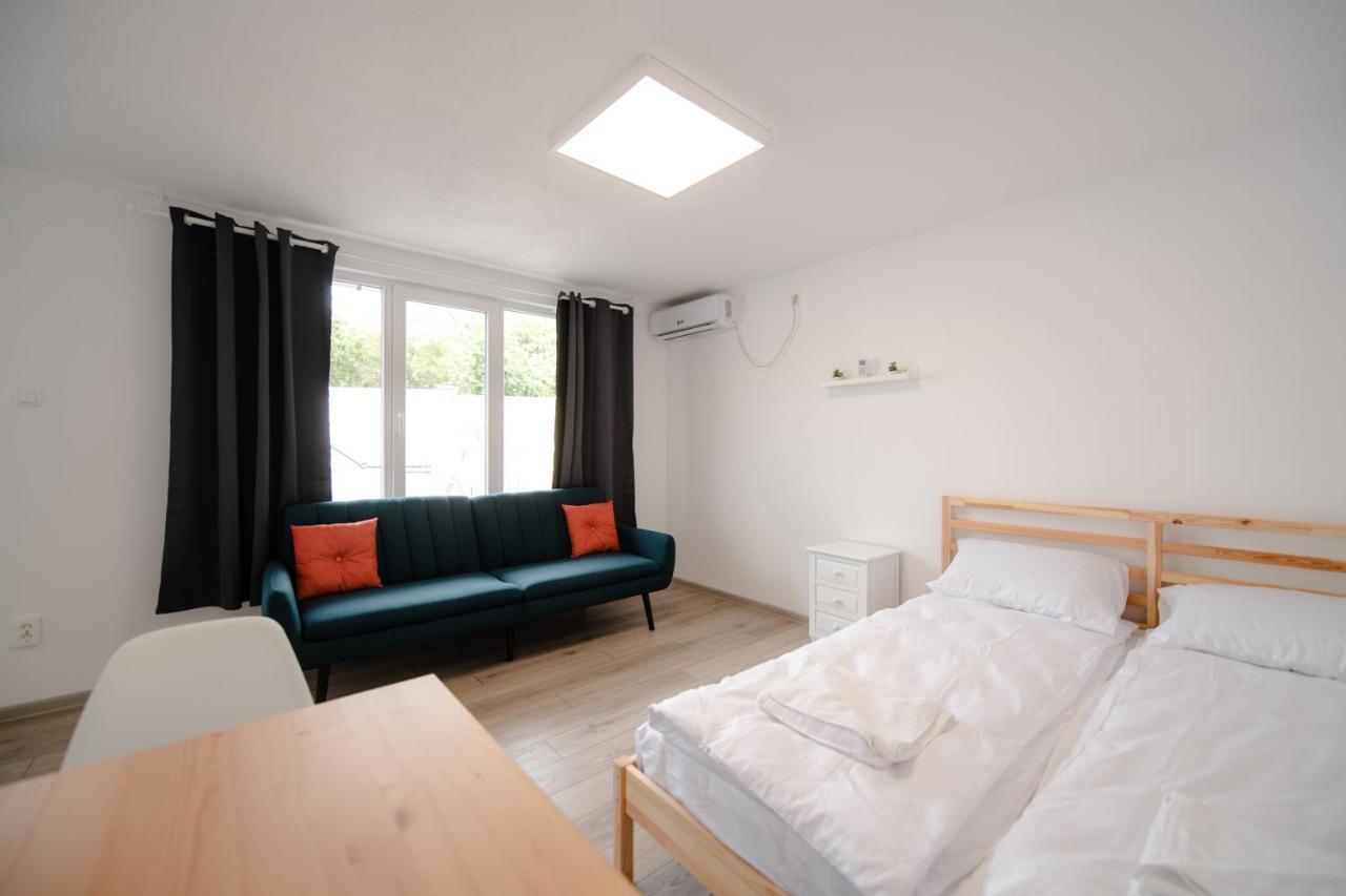 Pixel Guesthouse Тиргу-Секуєск Екстер'єр фото