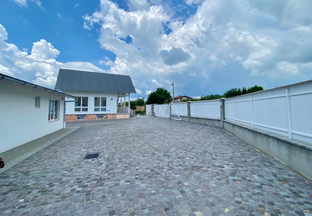 Pixel Guesthouse Тиргу-Секуєск Екстер'єр фото