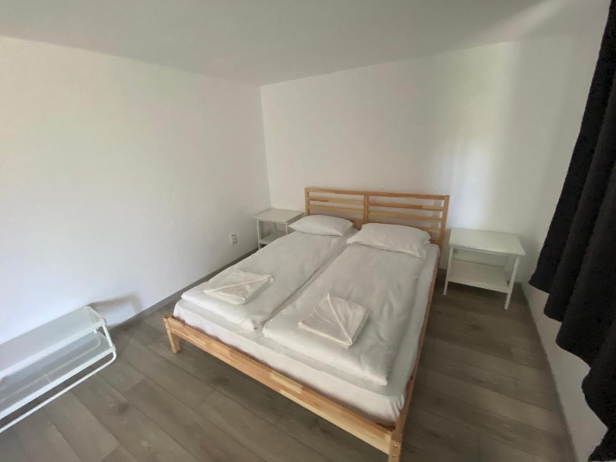 Pixel Guesthouse Тиргу-Секуєск Екстер'єр фото