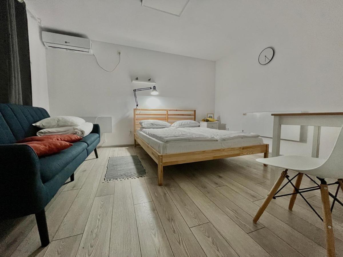 Pixel Guesthouse Тиргу-Секуєск Екстер'єр фото