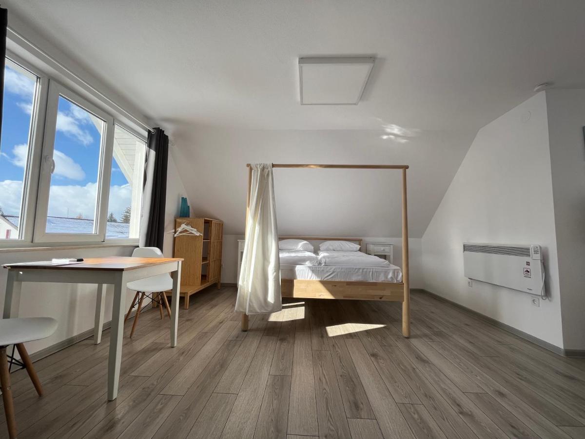 Pixel Guesthouse Тиргу-Секуєск Екстер'єр фото