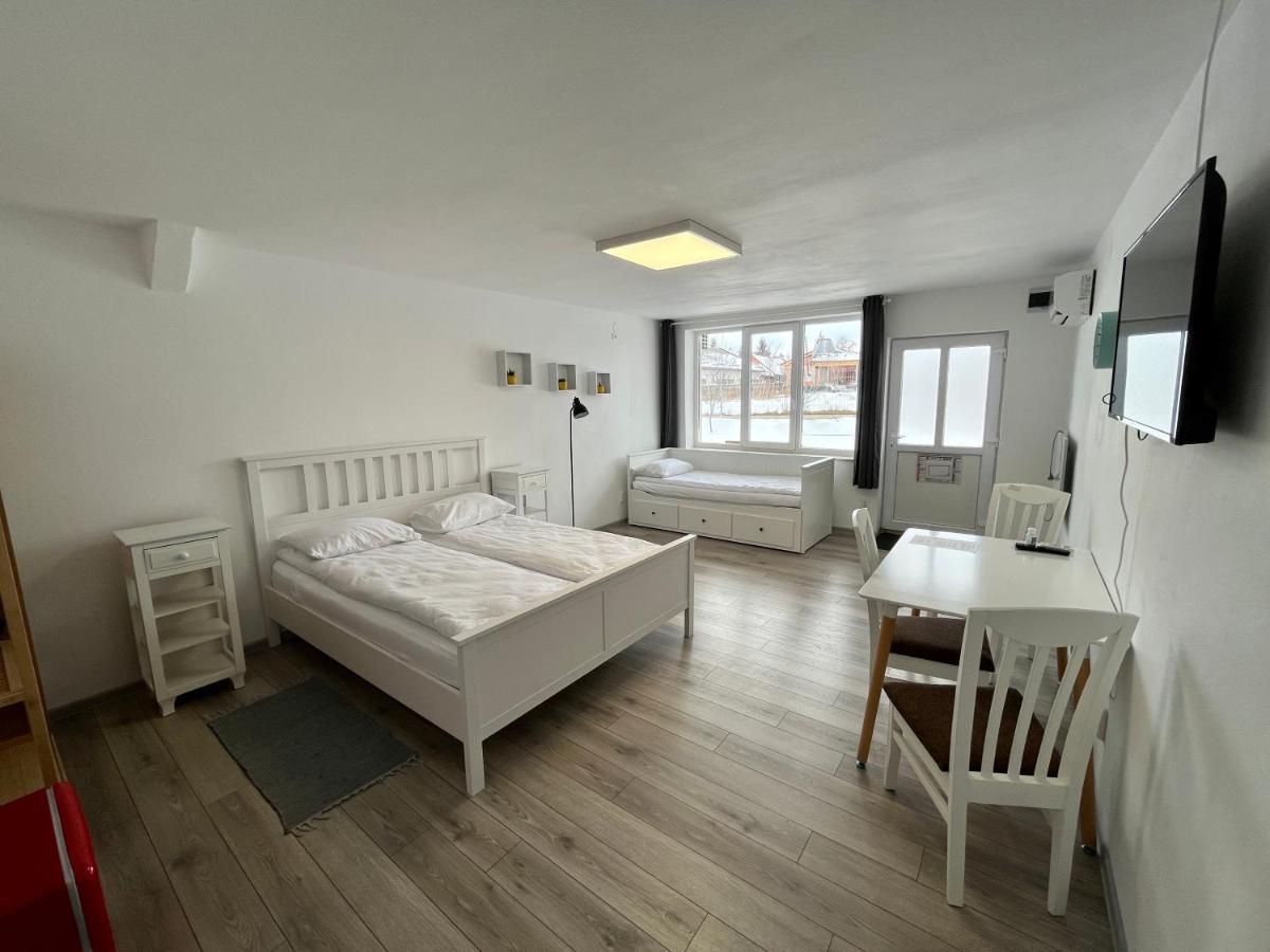 Pixel Guesthouse Тиргу-Секуєск Екстер'єр фото